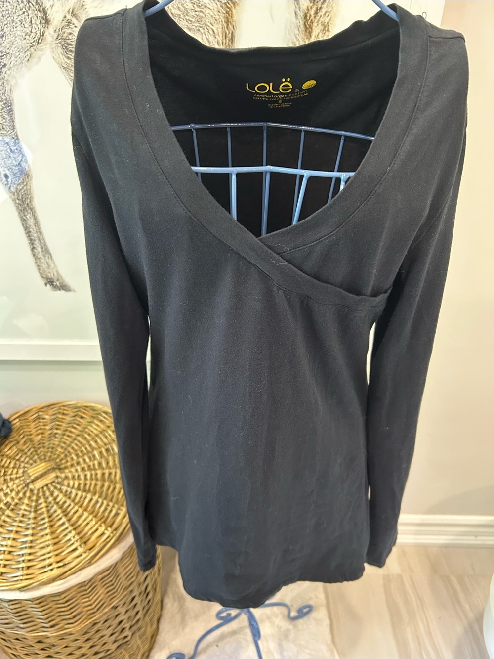 Lole organic cotton black Long-Sleeve V-Neck Top. Size small